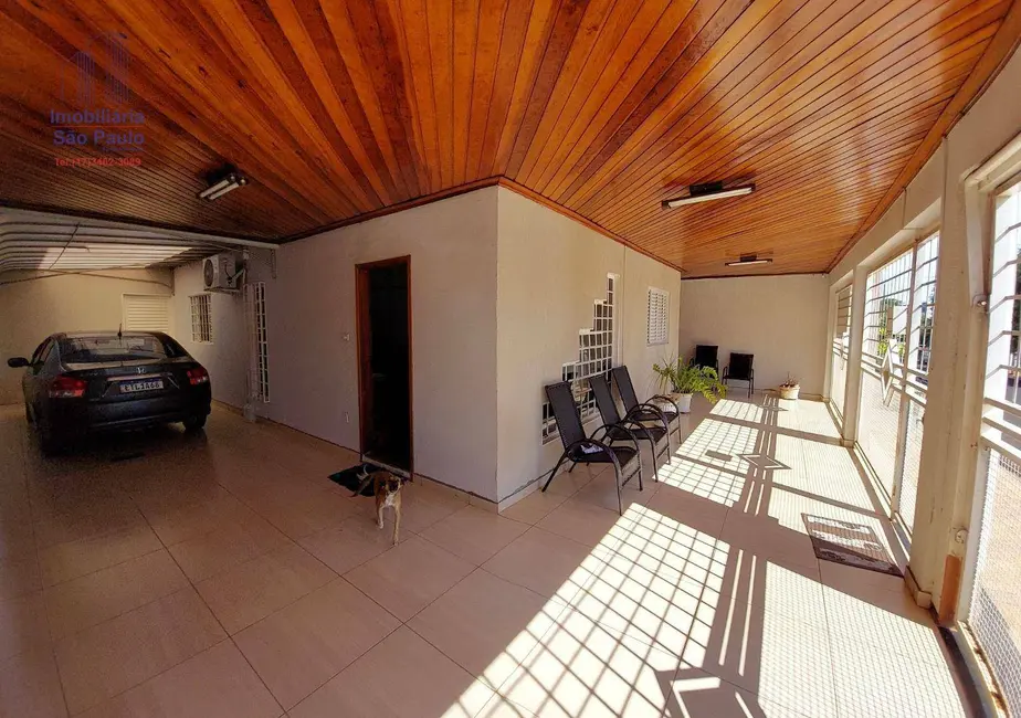 Foto 1 de Casa com 3 quartos à venda, 250m2 em Fernandopolis - SP