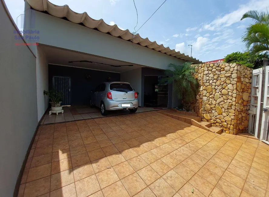 Foto 1 de Casa com 3 quartos à venda, 484m2 em Fernandopolis - SP