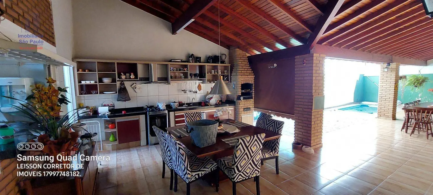 Casa com 3 quartos à venda, 250m2 em Fernandopolis - SP - imagem 5 Foto 5 de Casa com 3 quartos à venda, 250m2 em Fernandopolis - SP