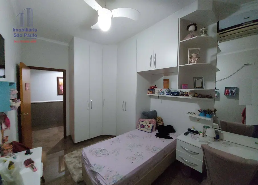 Casa com 3 quartos à venda, 250m2 em Fernandopolis - SP - imagem 9 Foto 9 de Casa com 3 quartos à venda, 250m2 em Fernandopolis - SP