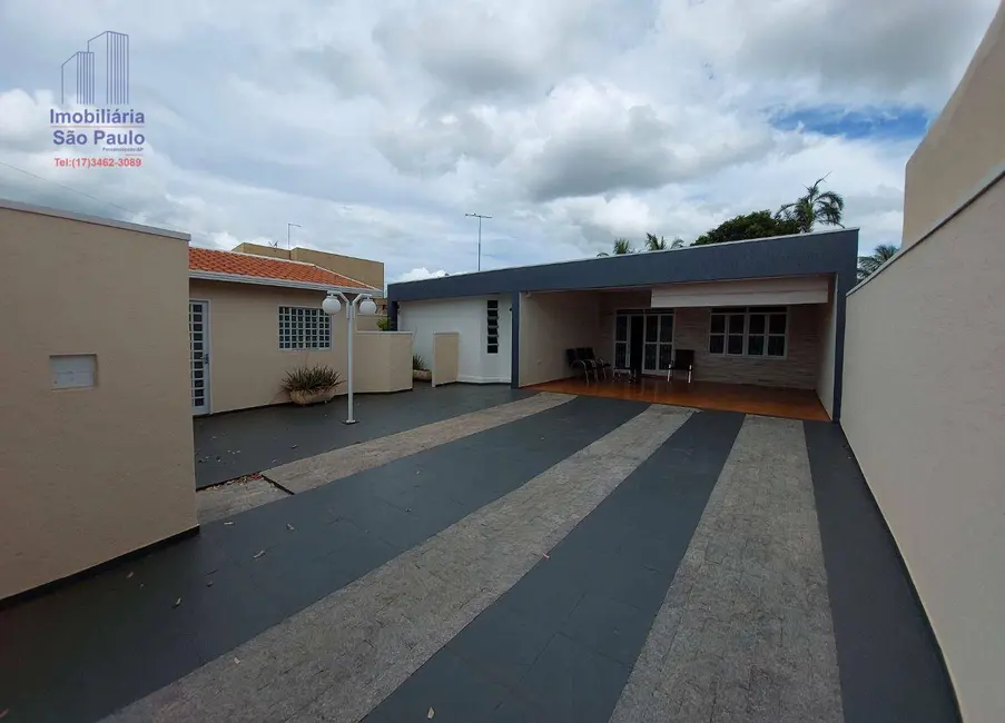 Foto 1 de Casa com 3 quartos à venda em Fernandopolis - SP