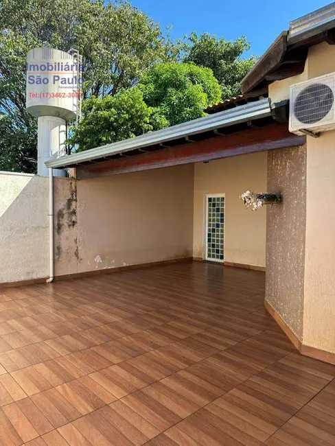 Foto 1 de Casa com 3 quartos à venda em Fernandopolis - SP