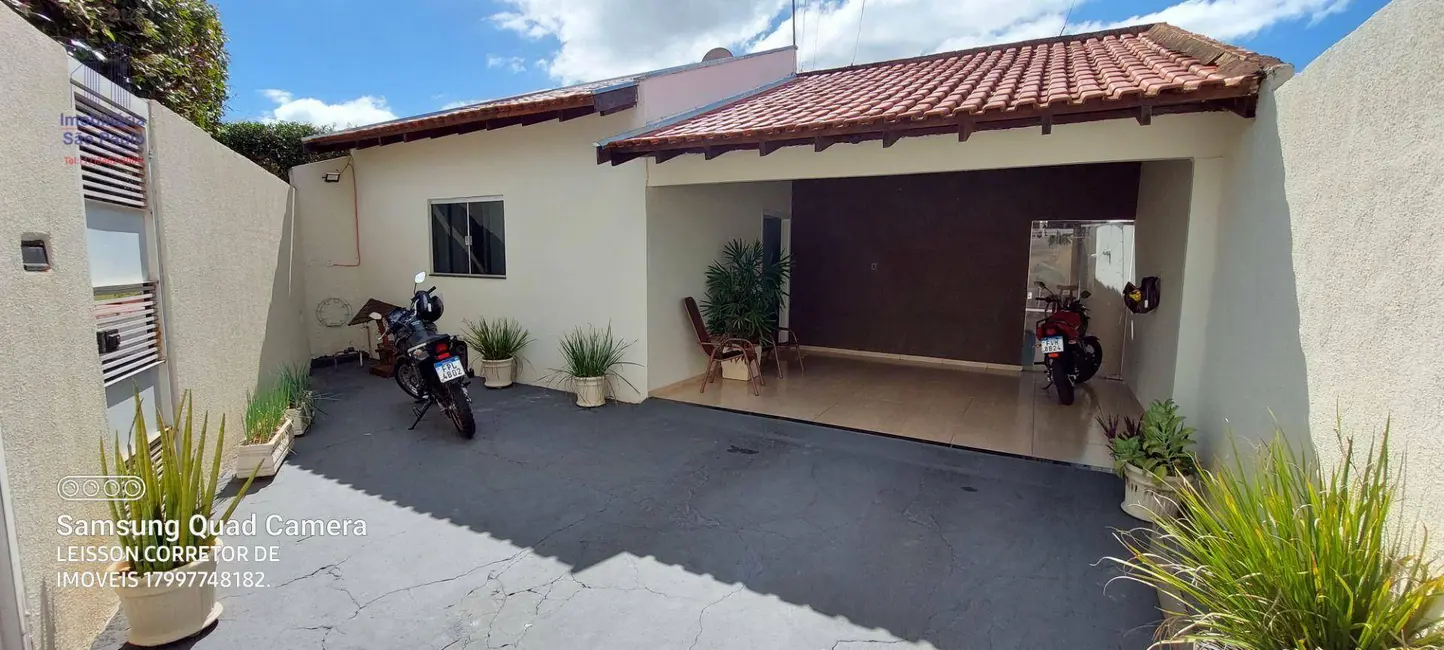Foto 1 de Casa com 3 quartos à venda, 200m2 em Centro, Macedonia - SP