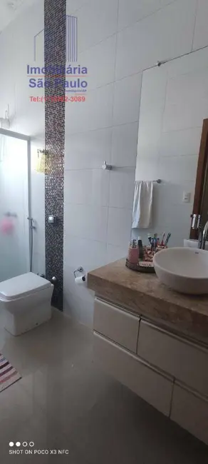 Casa com 3 quartos à venda, 253m2 em Fernandopolis - SP - imagem 8 Foto 8 de Casa com 3 quartos à venda, 253m2 em Fernandopolis - SP