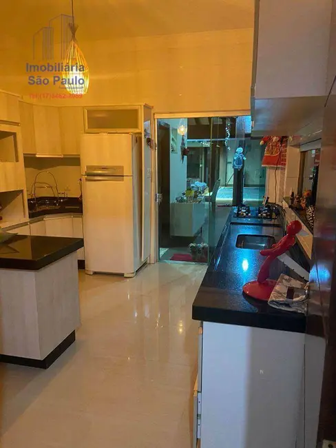 Casa com 3 quartos à venda em Fernandopolis - SP - imagem 5 Foto 5 de Casa com 3 quartos à venda em Fernandopolis - SP