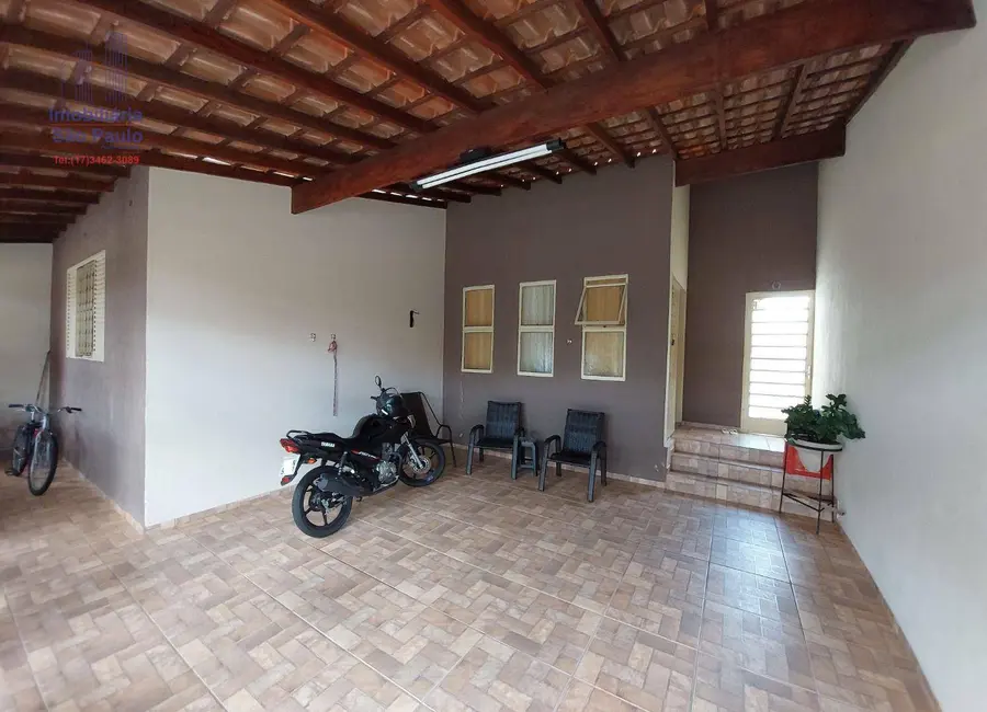 Foto 1 de Casa com 3 quartos à venda em Fernandopolis - SP