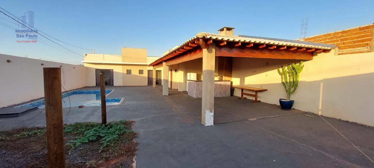 Foto 1 de Casa com 4 quartos à venda, 250m2 em Fernandopolis - SP