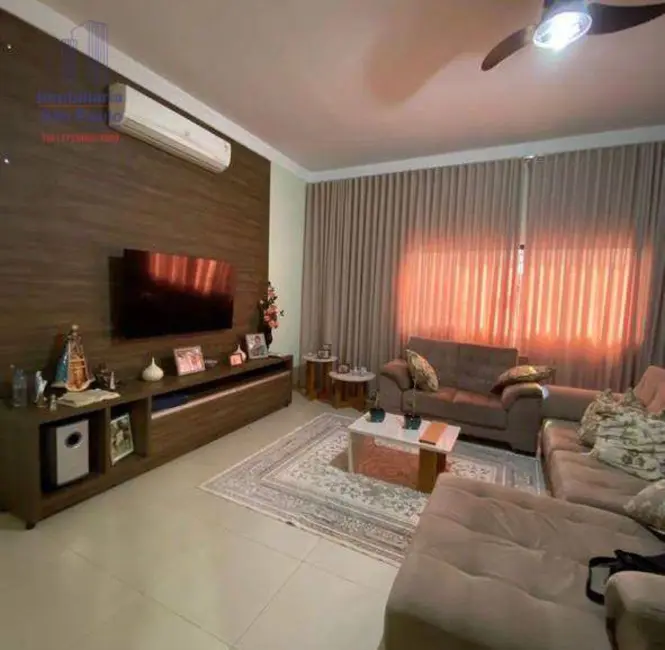 Foto 1 de Casa com 3 quartos à venda, 405m2 em Fernandopolis - SP