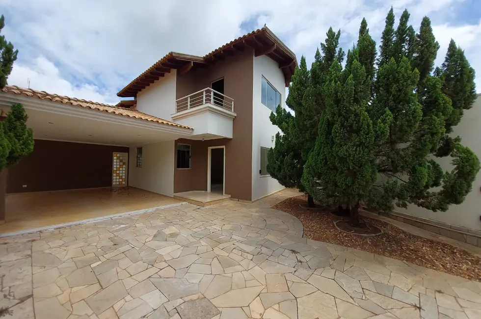 Foto 1 de Casa com 3 quartos à venda em Fernandopolis - SP