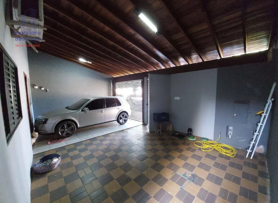 Foto 1 de Casa com 3 quartos à venda em Fernandopolis - SP