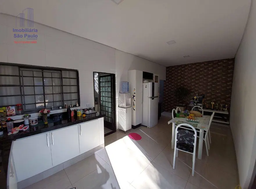 Foto 4 de Casa com 3 quartos à venda em Fernandopolis - SP