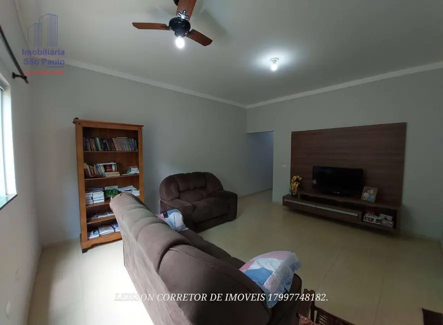 Chácara com 3 quartos à venda em Macedonia - SP - imagem 4 Foto 4 de Chácara com 3 quartos à venda em Macedonia - SP