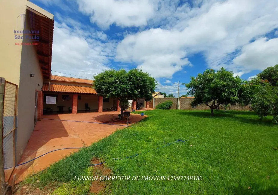 Chácara com 3 quartos à venda em Macedonia - SP - imagem 1 Foto 1 de Chácara com 3 quartos à venda em Macedonia - SP