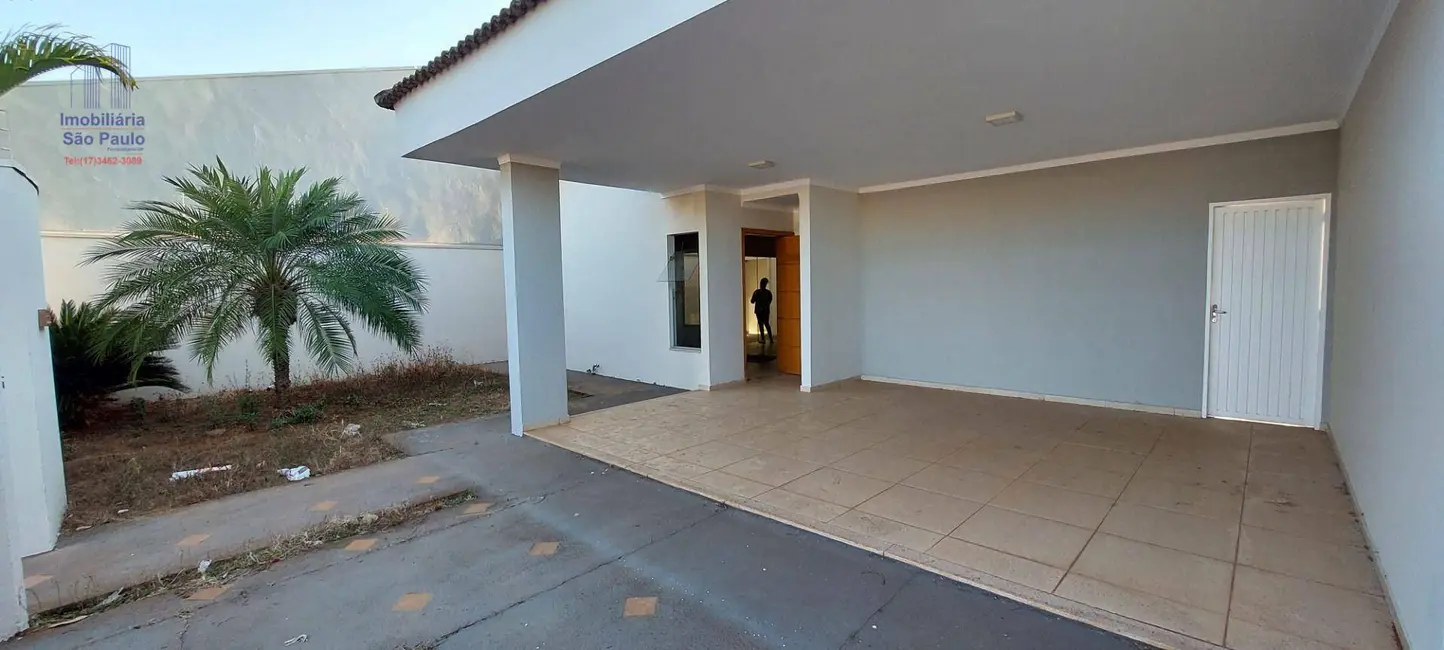Foto 1 de Casa com 3 quartos à venda em Fernandopolis - SP