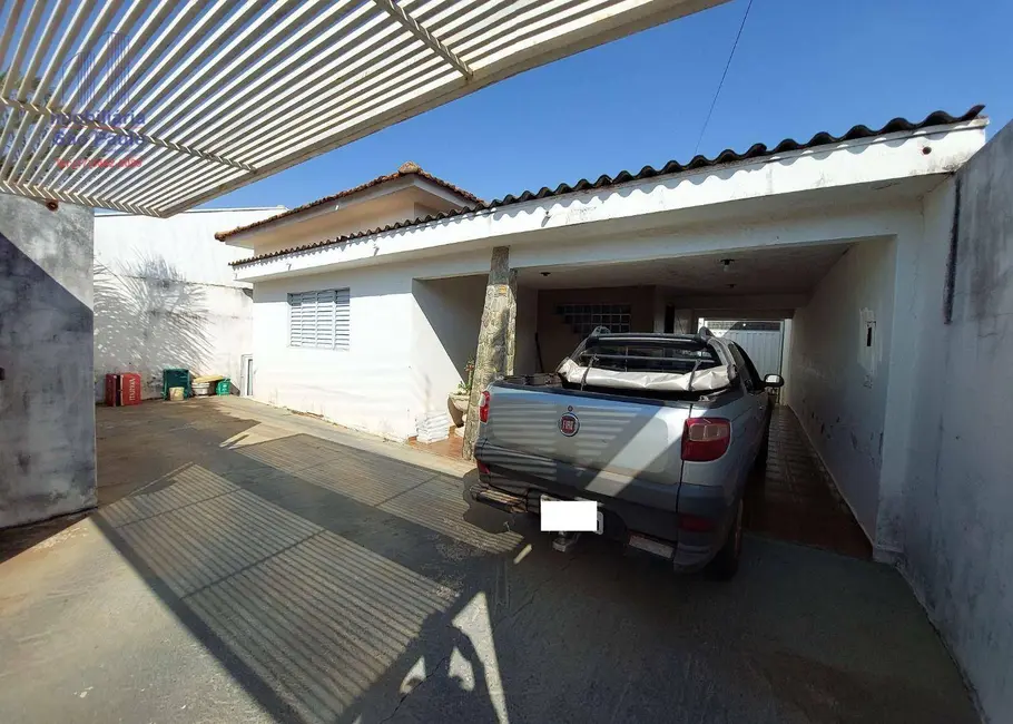 Foto 1 de Casa com 3 quartos à venda em Fernandopolis - SP