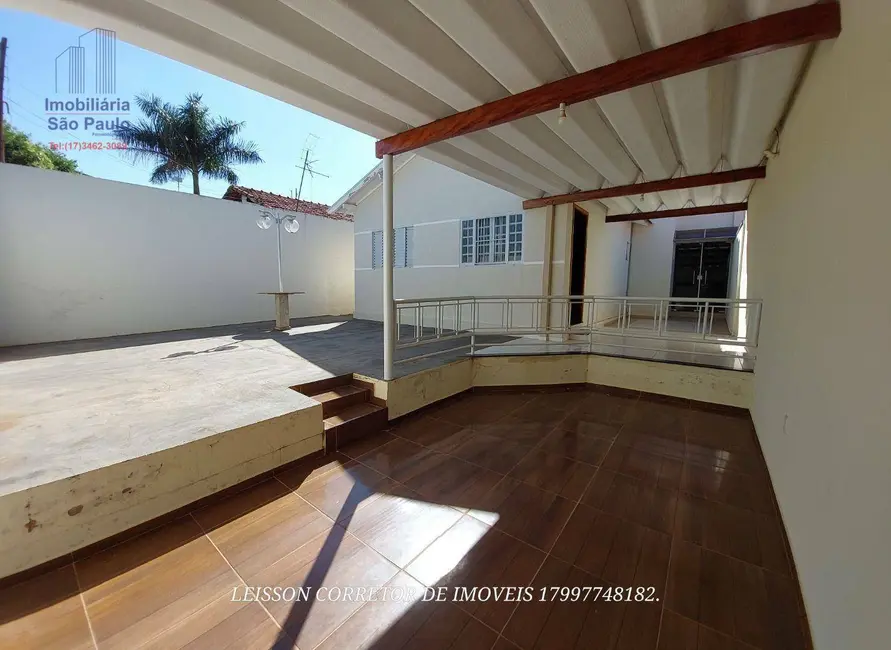 Foto 1 de Casa com 3 quartos à venda em Fernandopolis - SP