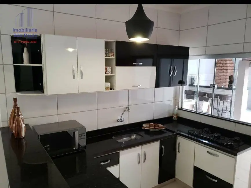 Casa com 2 quartos à venda, 242m2 em Centro, Macedonia - SP - imagem 4 Foto 4 de Casa com 2 quartos à venda, 242m2 em Centro, Macedonia - SP