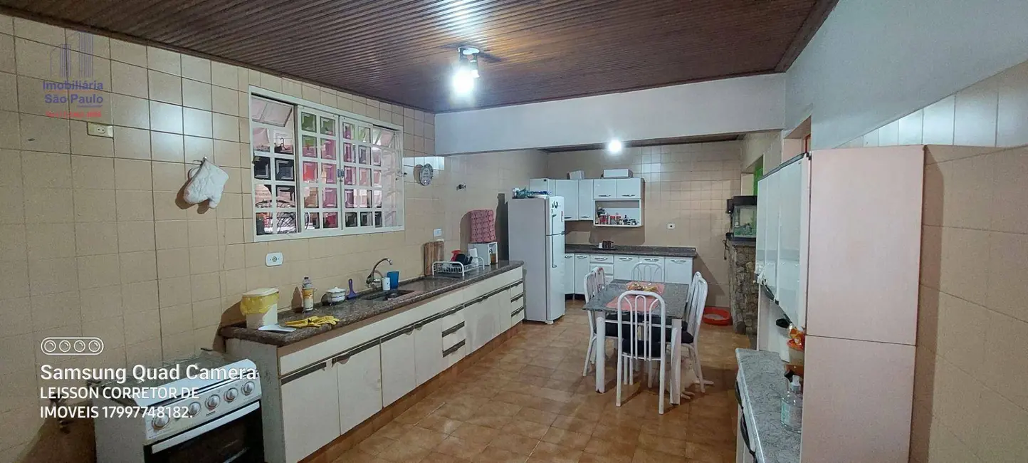 Casa com 3 quartos à venda em Fernandopolis - SP - imagem 4 Foto 4 de Casa com 3 quartos à venda em Fernandopolis - SP
