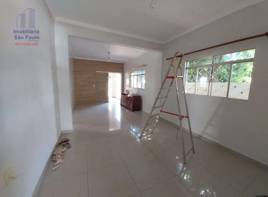 Foto 2 de Casa com 3 quartos à venda em Centro, Fernandopolis - SP