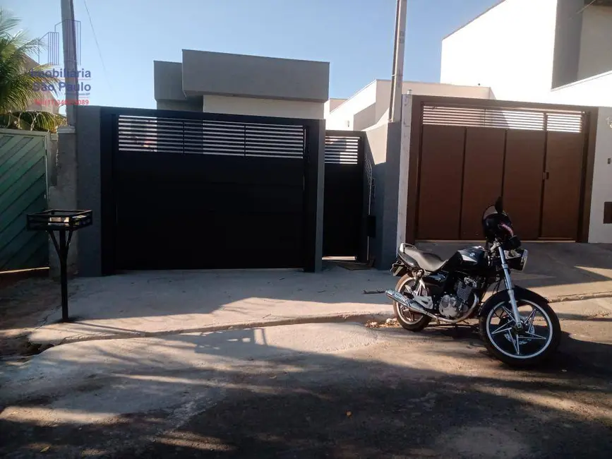 Foto 1 de Casa com 2 quartos à venda, 125m2 em Fernandopolis - SP