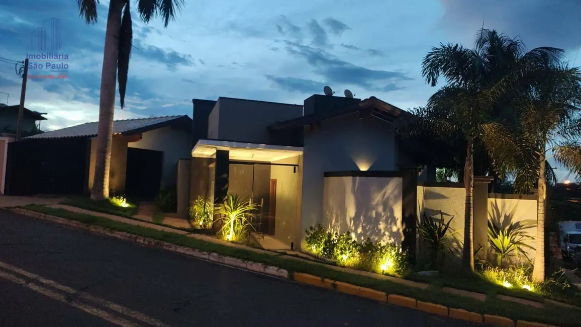 Foto 1 de Casa de Condomínio com 3 quartos à venda, 472m2 em Fernandopolis - SP