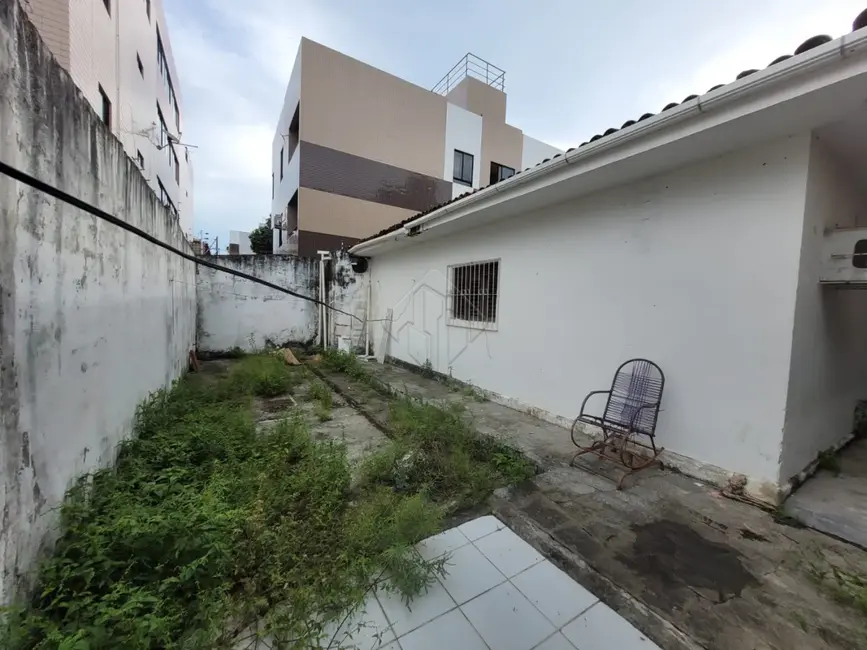 Foto 2 de Casa com 4 quartos à venda, 200m2 em Joao Pessoa - PB