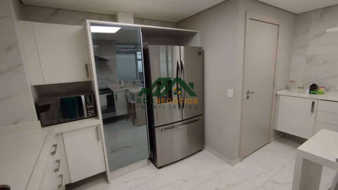Apartamento com 4 quartos para alugar, 271m2 em Jardim Europa, São Paulo - SP - imagem 5 Foto 5 de Apartamento com 4 quartos para alugar, 271m2 em Jardim Europa, São Paulo - SP