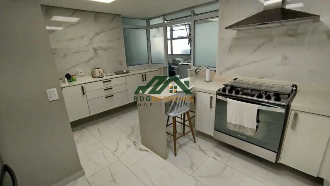 Apartamento com 4 quartos para alugar, 271m2 em Jardim Europa, São Paulo - SP - imagem 8 Foto 8 de Apartamento com 4 quartos para alugar, 271m2 em Jardim Europa, São Paulo - SP