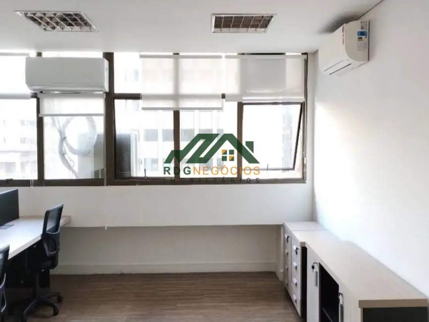 Sala Comercial à venda, 133m2 em Vila Olímpia, São Paulo - SP - imagem 4 Foto 4 de Sala Comercial à venda, 133m2 em Vila Olímpia, São Paulo - SP