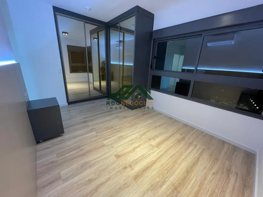 Apartamento com 3 quartos para alugar, 142m2 em Real Parque, São Paulo - SP - imagem 7 Foto 7 de Apartamento com 3 quartos para alugar, 142m2 em Real Parque, São Paulo - SP