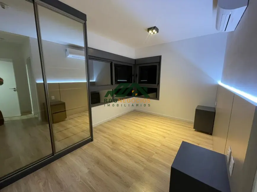 Apartamento com 3 quartos para alugar, 142m2 em Real Parque, São Paulo - SP - imagem 8 Foto 8 de Apartamento com 3 quartos para alugar, 142m2 em Real Parque, São Paulo - SP