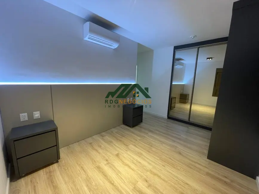Apartamento com 3 quartos para alugar, 142m2 em Real Parque, São Paulo - SP - imagem 6 Foto 6 de Apartamento com 3 quartos para alugar, 142m2 em Real Parque, São Paulo - SP