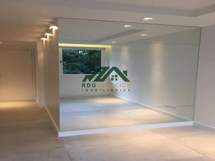 Foto 2 de Apartamento com 2 quartos para alugar, 90m2 em Itaim Bibi, São Paulo - SP