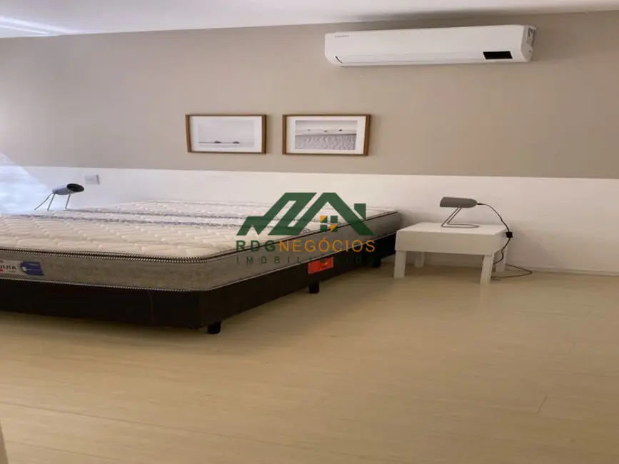 Foto 2 de Apartamento com 3 quartos para alugar, 156m2 em Cerqueira César, São Paulo - SP