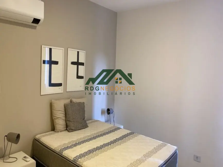 Foto 3 de Apartamento com 3 quartos para alugar, 156m2 em Cerqueira César, São Paulo - SP