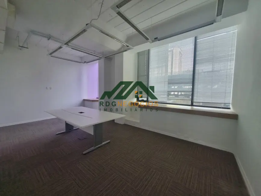Sala Comercial para alugar, 375m2 em Cidade Monções, São Paulo - SP - imagem 7 Foto 7 de Sala Comercial para alugar, 375m2 em Cidade Monções, São Paulo - SP