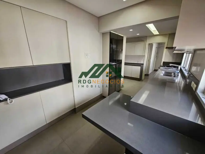 Apartamento com 3 quartos à venda, 163m2 em Consolação, São Paulo - SP - imagem 4 Foto 4 de Apartamento com 3 quartos à venda, 163m2 em Consolação, São Paulo - SP