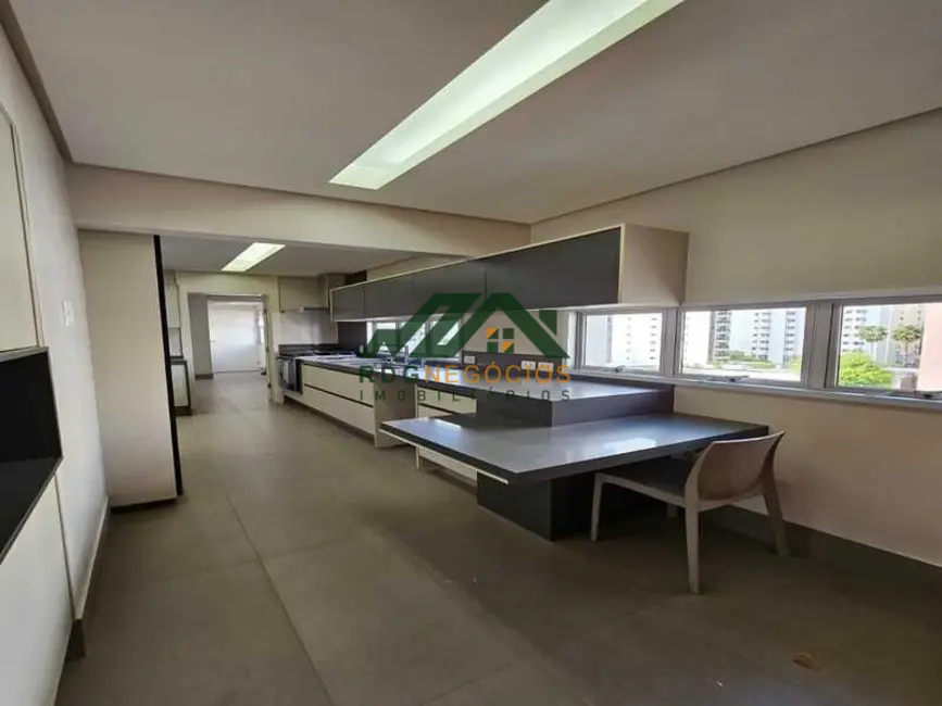 Apartamento com 3 quartos à venda, 163m2 em Consolação, São Paulo - SP - imagem 3 Foto 3 de Apartamento com 3 quartos à venda, 163m2 em Consolação, São Paulo - SP