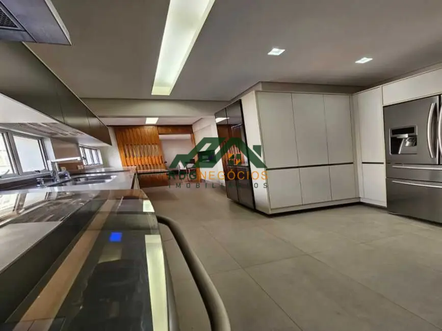 Apartamento com 3 quartos à venda, 163m2 em Consolação, São Paulo - SP - imagem 5 Foto 5 de Apartamento com 3 quartos à venda, 163m2 em Consolação, São Paulo - SP