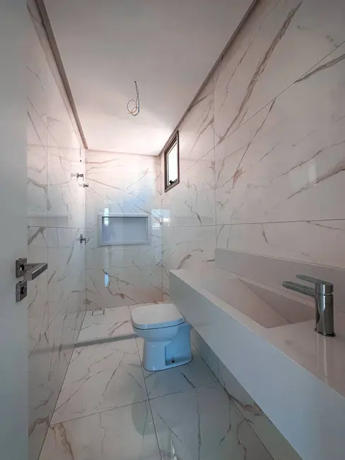 Casa com 4 quartos à venda, 252m2 em Papagaio, Feira De Santana - BA - imagem 7 Foto 7 de Casa com 4 quartos à venda, 252m2 em Papagaio, Feira De Santana - BA