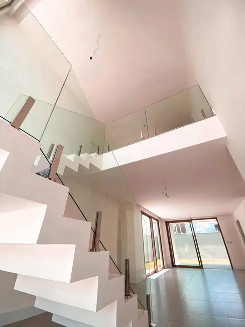 Casa com 4 quartos à venda, 252m2 em Papagaio, Feira De Santana - BA - imagem 6 Foto 6 de Casa com 4 quartos à venda, 252m2 em Papagaio, Feira De Santana - BA