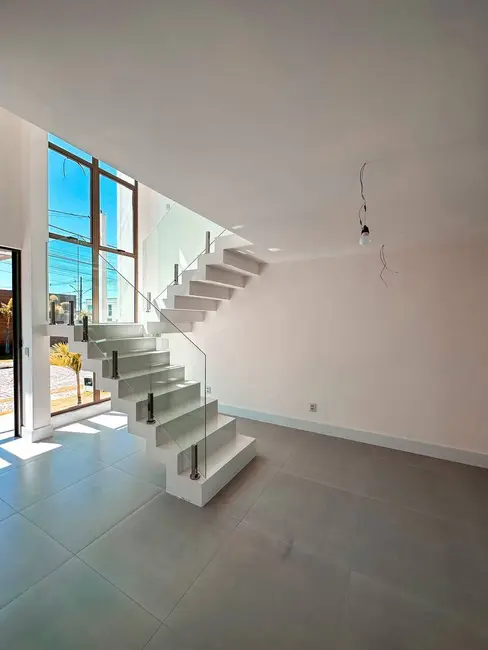 Casa com 4 quartos à venda, 252m2 em Papagaio, Feira De Santana - BA - imagem 5 Foto 5 de Casa com 4 quartos à venda, 252m2 em Papagaio, Feira De Santana - BA