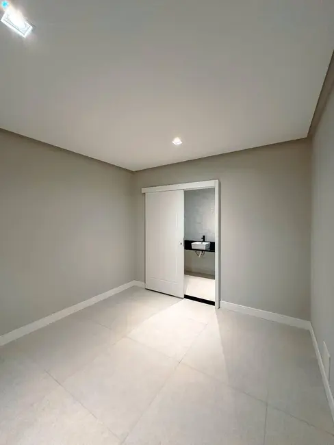 Foto 8 de Casa com 3 quartos à venda, 720m2 em Papagaio, Feira De Santana - BA