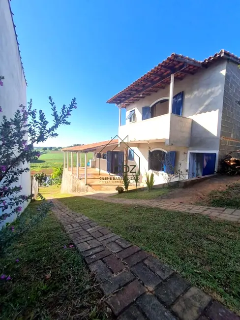 Foto 1 de Chácara com 2 quartos à venda, 174m2 em Área Rural de Alfenas, Alfenas - MG