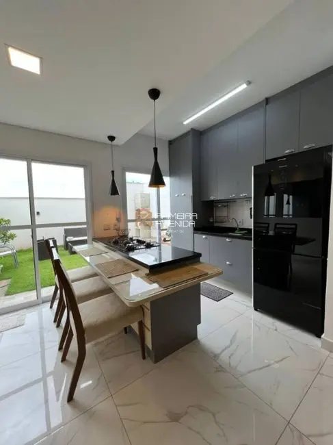 Foto 3 de Casa com 3 quartos à venda, 112m2 em Sao Jose Dos Campos - SP