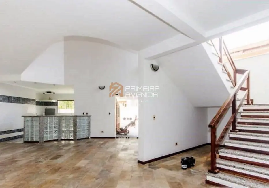 Foto 5 de Casa com 4 quartos à venda, 350m2 em Tabatinga, Caraguatatuba - SP