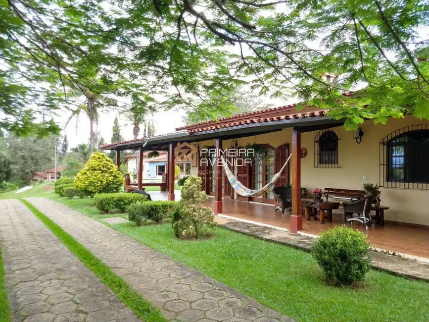 Chácara com 3 quartos à venda, 673m2 em Chácaras Santa Rita, Cacapava - SP - imagem 6 Foto 6 de Chácara com 3 quartos à venda, 673m2 em Chácaras Santa Rita, Cacapava - SP