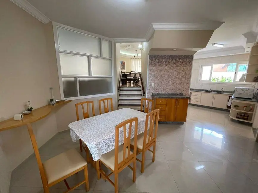 Foto 6 de Casa com 4 quartos à venda, 292m2 em Sao Jose Dos Campos - SP