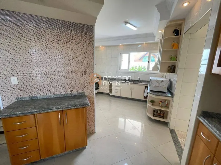 Casa com 4 quartos à venda, 292m2 em Sao Jose Dos Campos - SP - imagem 8 Foto 8 de Casa com 4 quartos à venda, 292m2 em Sao Jose Dos Campos - SP