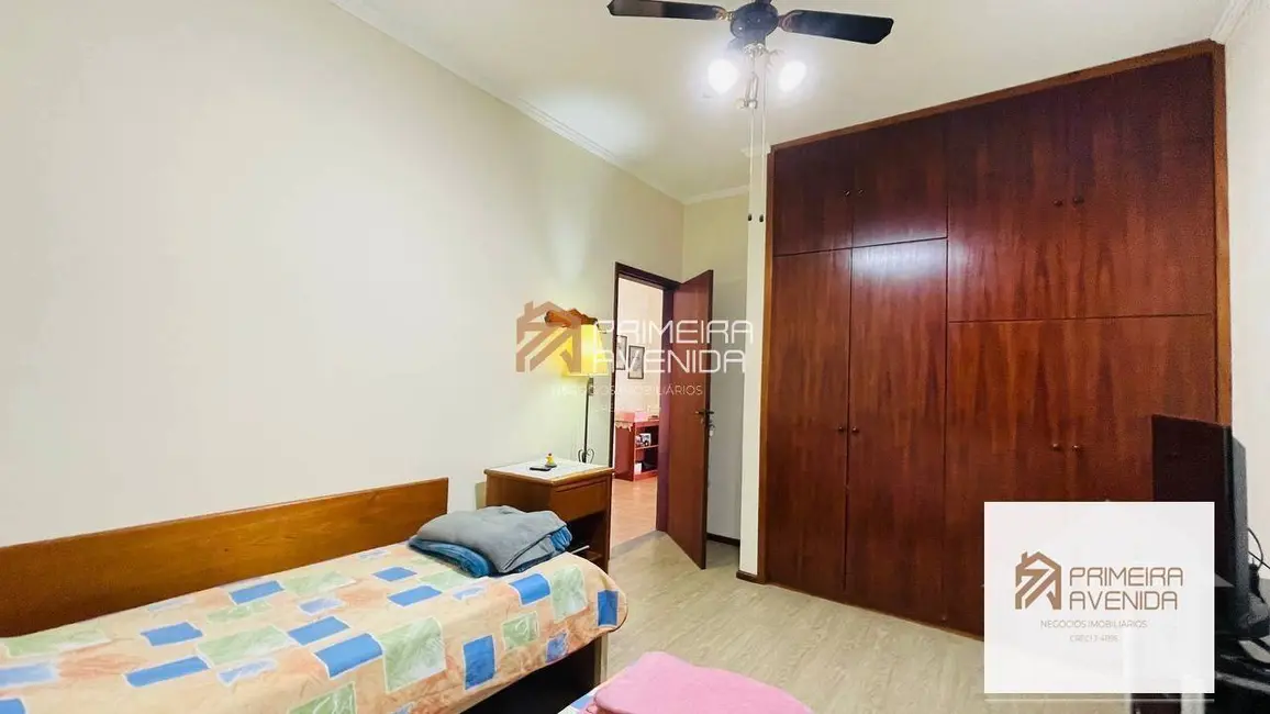 Foto 6 de Casa com 4 quartos à venda, 380m2 em Sao Jose Dos Campos - SP